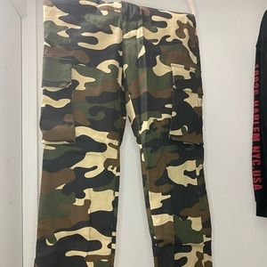 CAMO PANTS